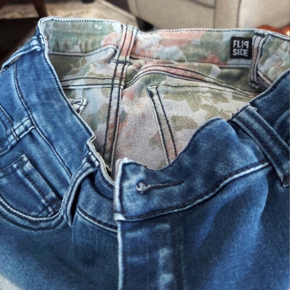 Reversible jean shorts. Size 7